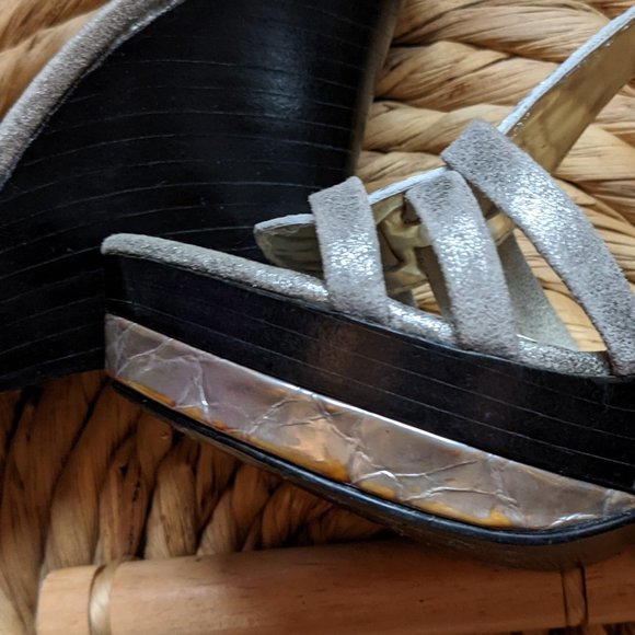 EUC (W6.5) - CARLOS SANTANA Metallic Gladiator Wedge - Picture 5 of 5